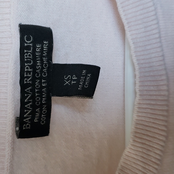 Banana Republic light pink sweater - Picture 2 of 2